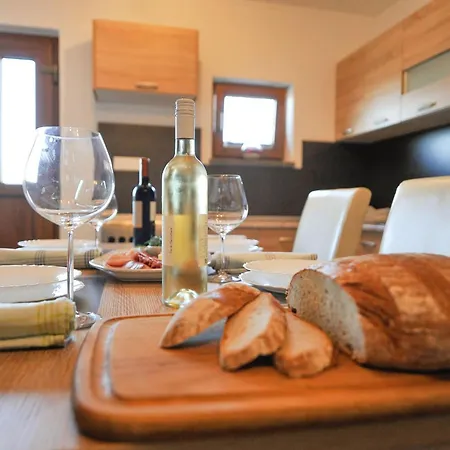 Apartman Relax And Rustic With Terrace