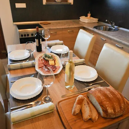 Relax And Rustic With Terrace Apartment *